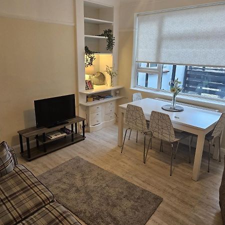 Leigh-On-Sea Retreat - 2 Bedroom Apartment Buitenkant foto