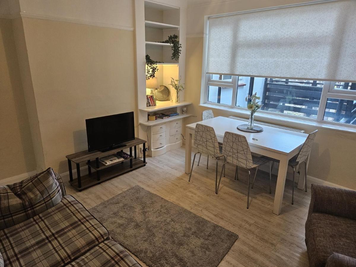 Leigh-On-Sea Retreat - 2 Bedroom Apartment Buitenkant foto
